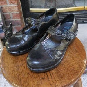 Dansko Ainsley Black Leather Clog